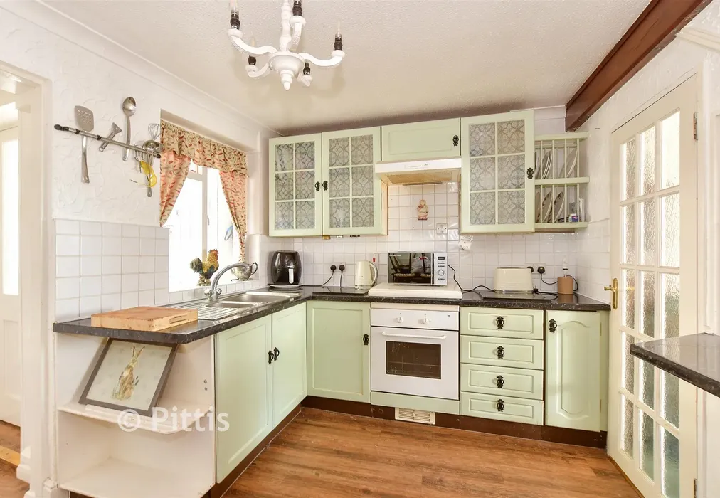 Kitchen - The Mall, Brading, Isle of Wight - Wards of Kent