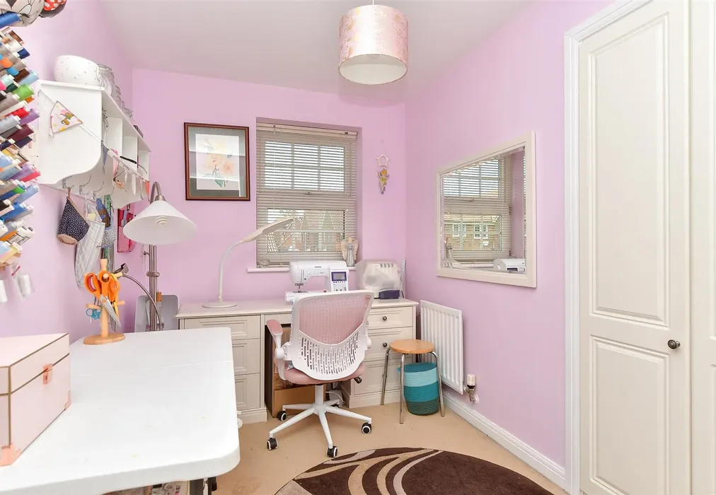 Bedroom 4 - Penny Cress Road, Minster-On-Sea, Kent - Wards of Kent