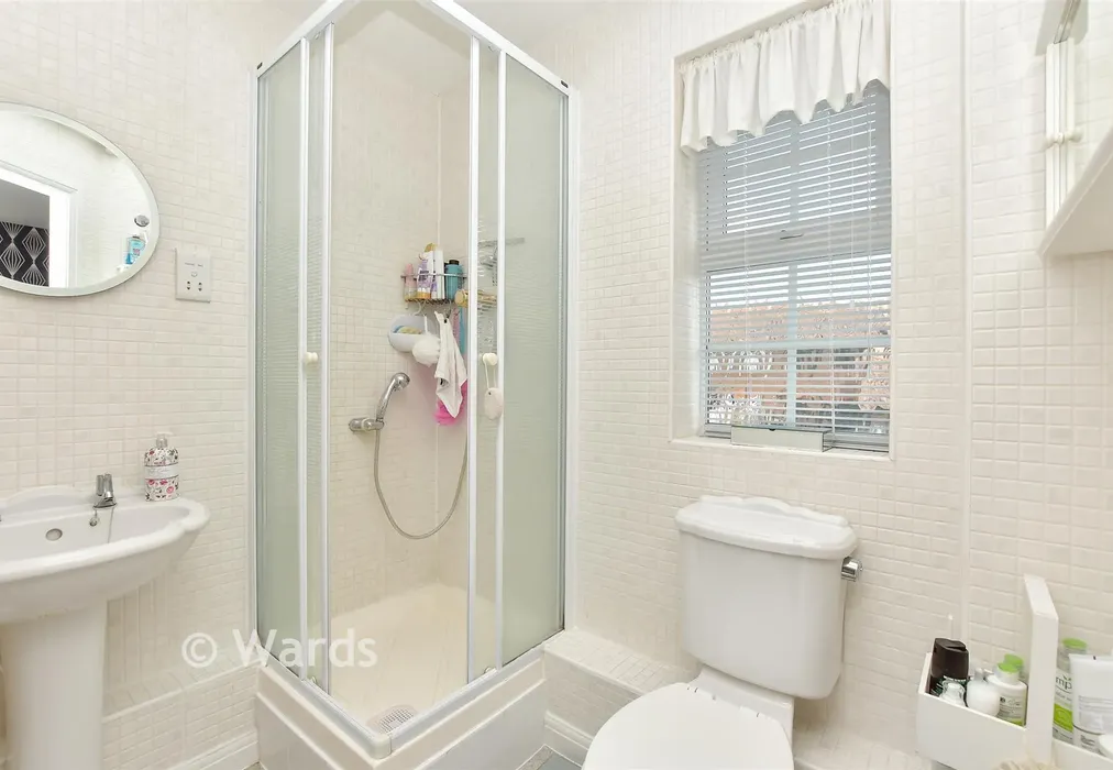 En-Suite Shower Room - Penny Cress Road, Minster-On-Sea, Kent - Wards of Kent