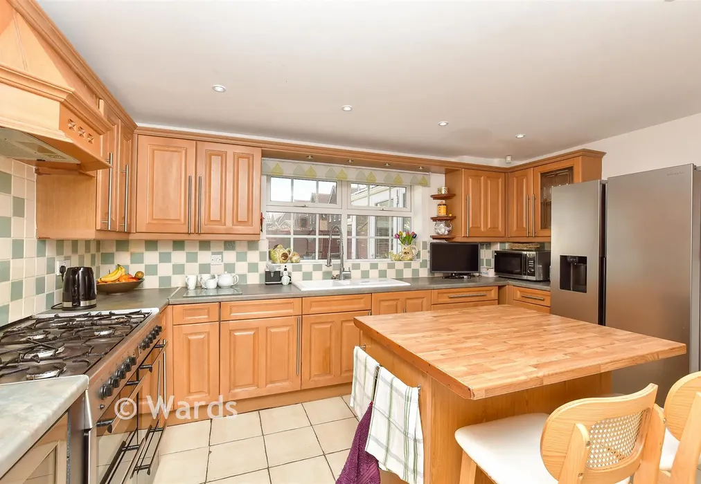 Kitchen/Breakfast Room - Penny Cress Road, Minster-On-Sea, Kent - Wards of Kent