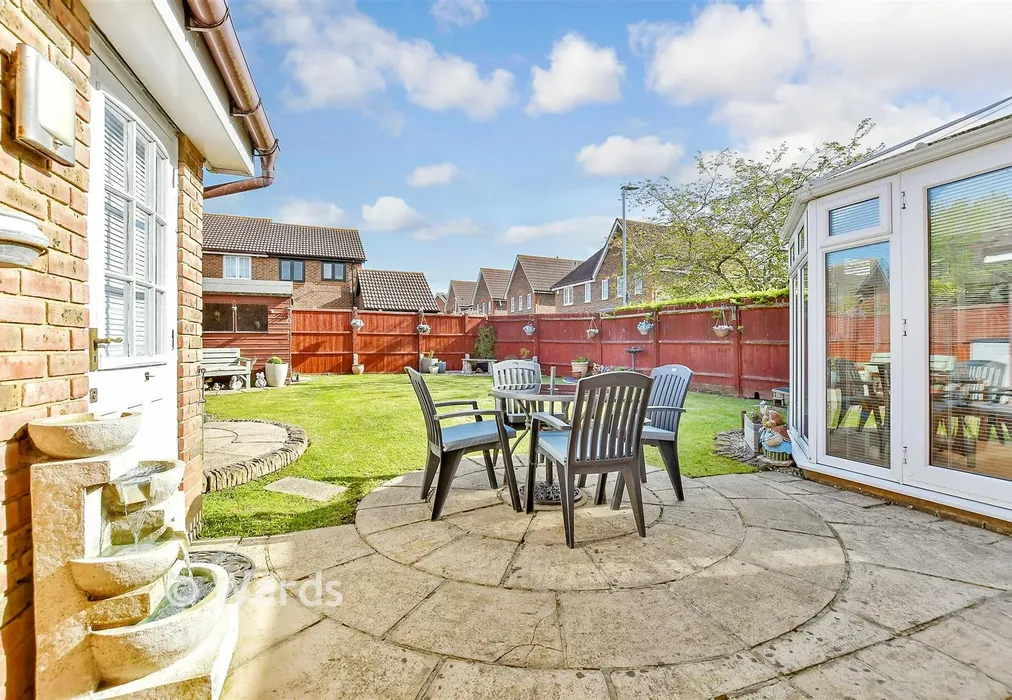 Rear Garden - Penny Cress Road, Minster-On-Sea, Kent - Wards of Kent