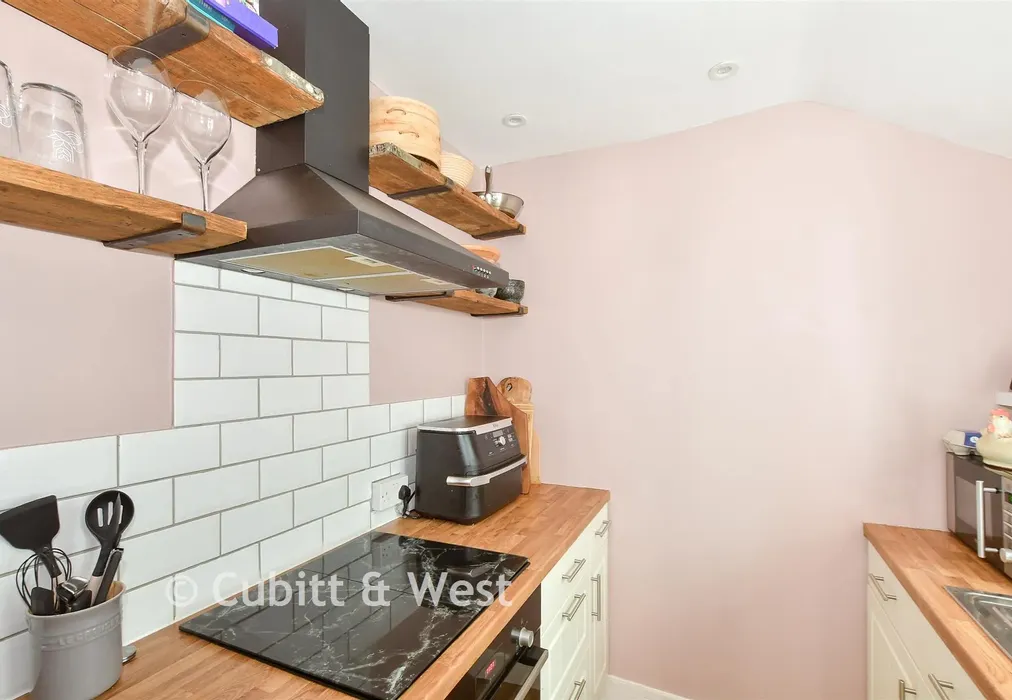 Kitchen - Alexandra Road, Uckfield, East Sussex - Wards of Kent