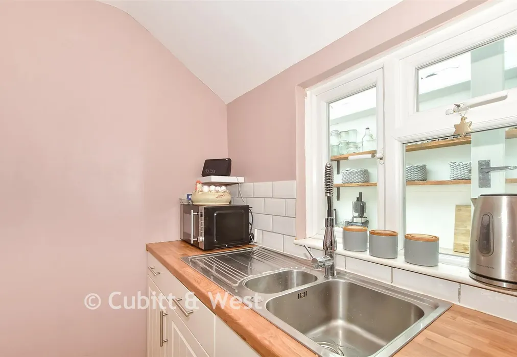 Kitchen - Alexandra Road, Uckfield, East Sussex - Wards of Kent