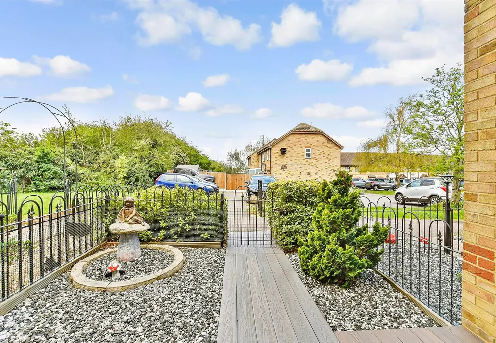 Front Garden - Anne Boleyn Close, Eastchurch, Sheerness, Kent - Wards of Kent