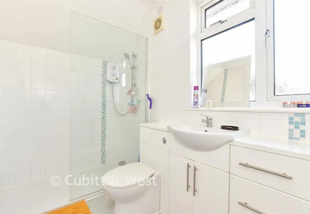 Shower Room - Lyon Street, Bognor Regis, West Sussex - Wards of Kent