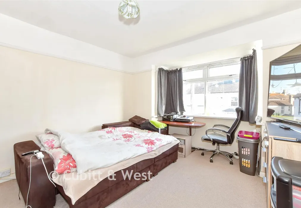 Bedroom 1 - Lyon Street, Bognor Regis, West Sussex - Wards of Kent
