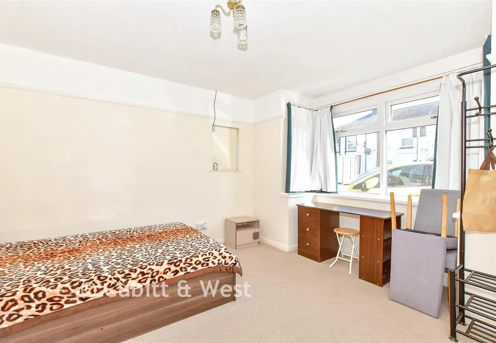 Lounge - Lyon Street, Bognor Regis, West Sussex - Wards of Kent