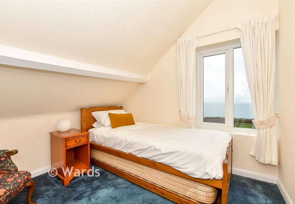 Bedroom 3 - Capel-Le-Ferne, Capel Le Ferne, Folkestone, Kent - Wards of Kent