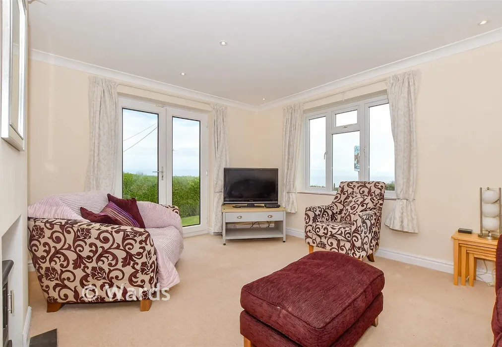 Lounge - Capel-Le-Ferne, Capel Le Ferne, Folkestone, Kent - Wards of Kent
