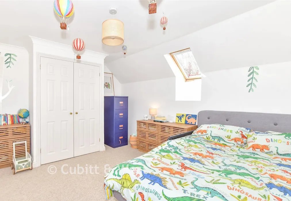 Bedroom 2 - Victoria Road, Hayling Island, Hampshire - Wards of Kent