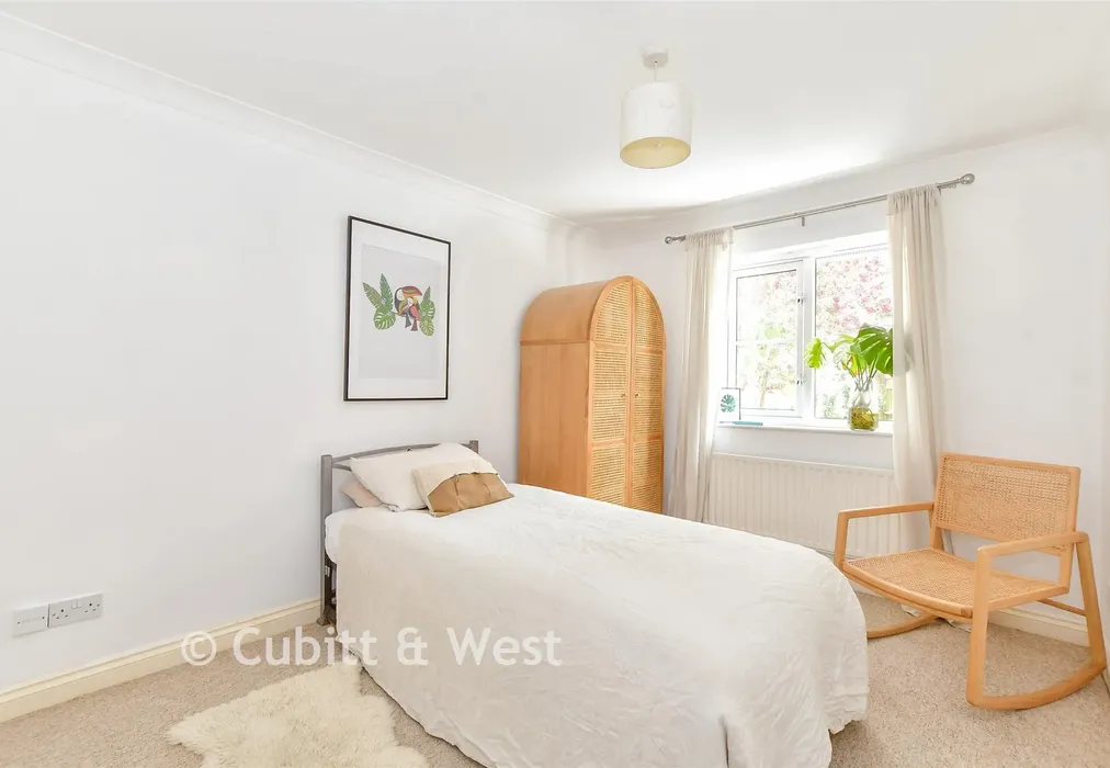 Bedroom 3 - Victoria Road, Hayling Island, Hampshire - Wards of Kent