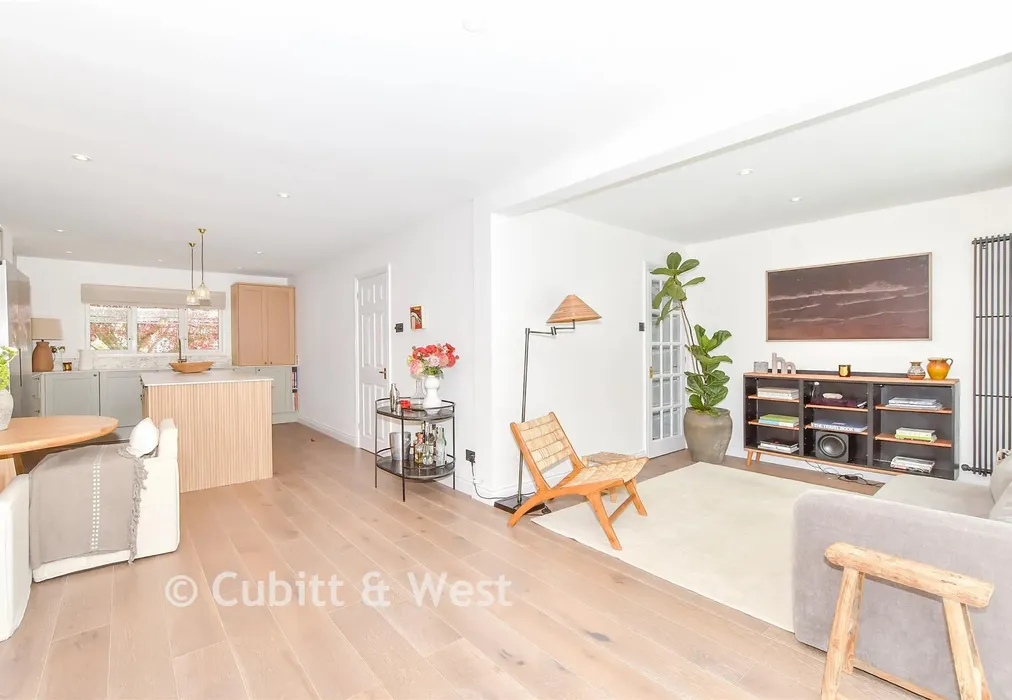 Lounge/Diner - Victoria Road, Hayling Island, Hampshire - Wards of Kent