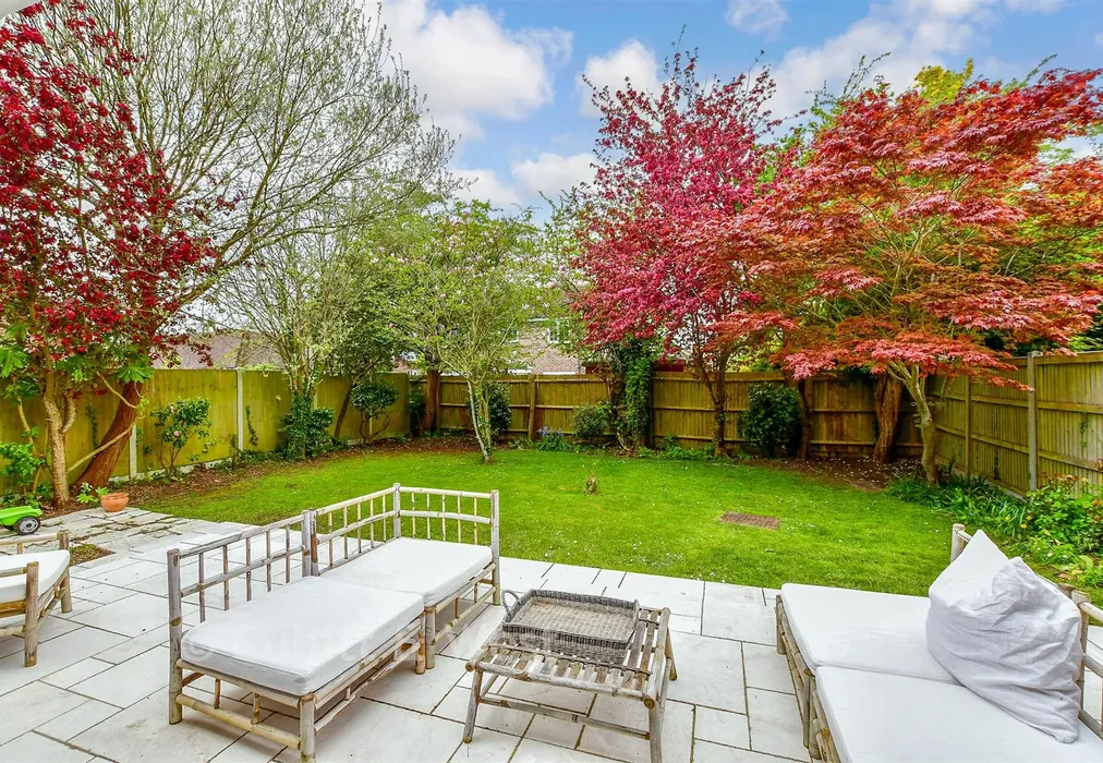 Rear Garden - Victoria Road, Hayling Island, Hampshire - Wards of Kent