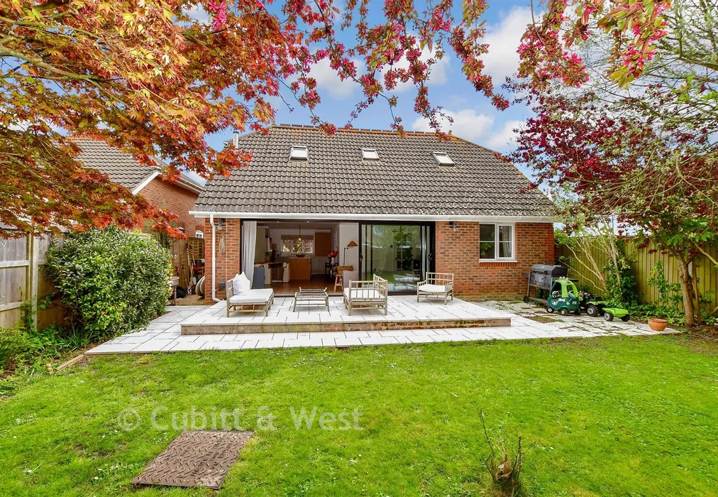Rear Garden - Victoria Road, Hayling Island, Hampshire - Wards of Kent