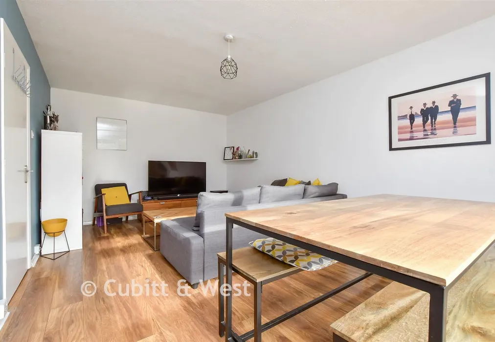 Lounge / Diner - Westmoreland Drive, Sutton, Surrey - Wards of Kent