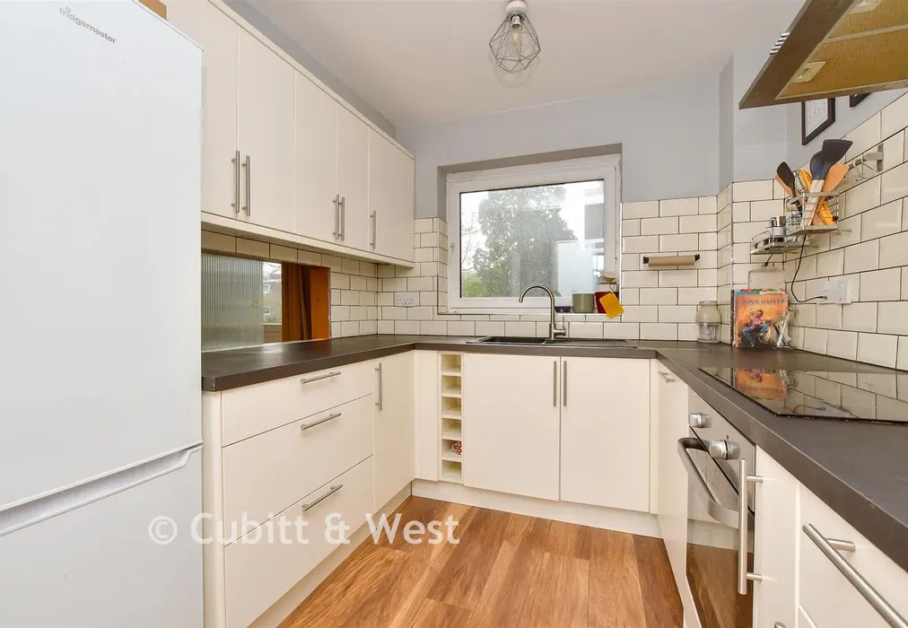 Kitchen - Westmoreland Drive, Sutton, Surrey - Wards of Kent