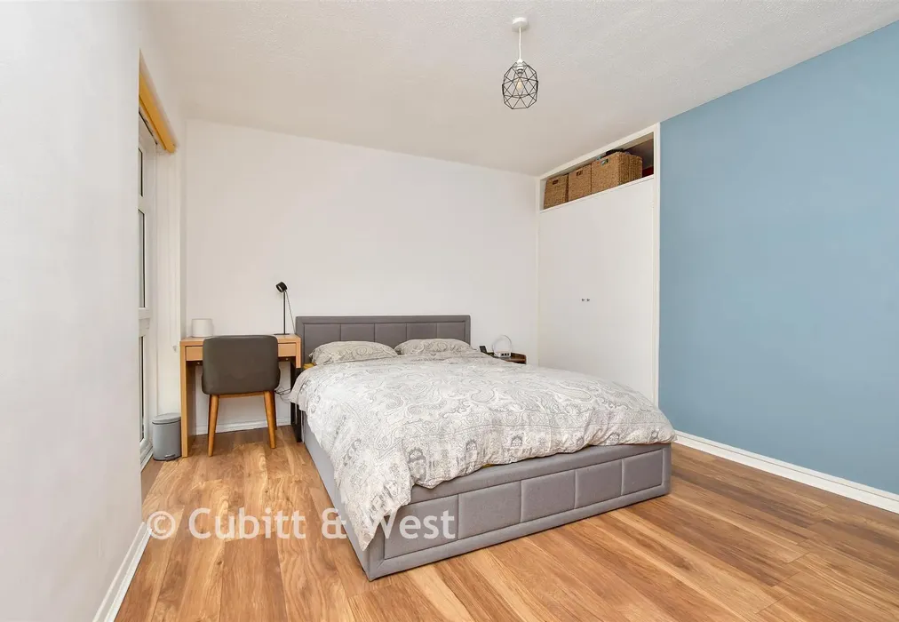 Bedroom - Westmoreland Drive, Sutton, Surrey - Wards of Kent