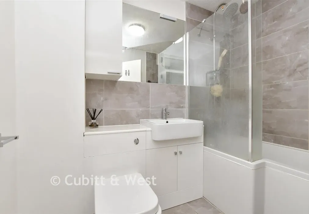 Bathroom - Westmoreland Drive, Sutton, Surrey - Wards of Kent