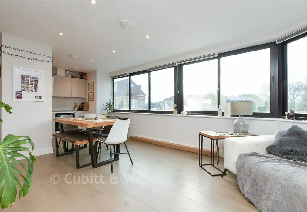 Kitchen/Living Room - Warren Road, Reigate, Surrey - Wards of Kent