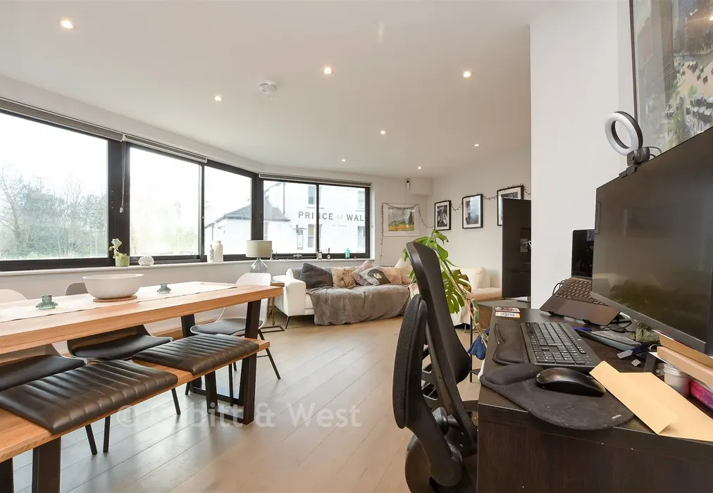 Kitchen/Living Room - Warren Road, Reigate, Surrey - Wards of Kent