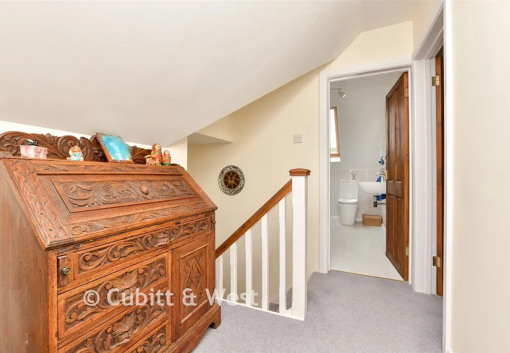 Landing - Burford Lane, Epsom, Surrey - Wards of Kent