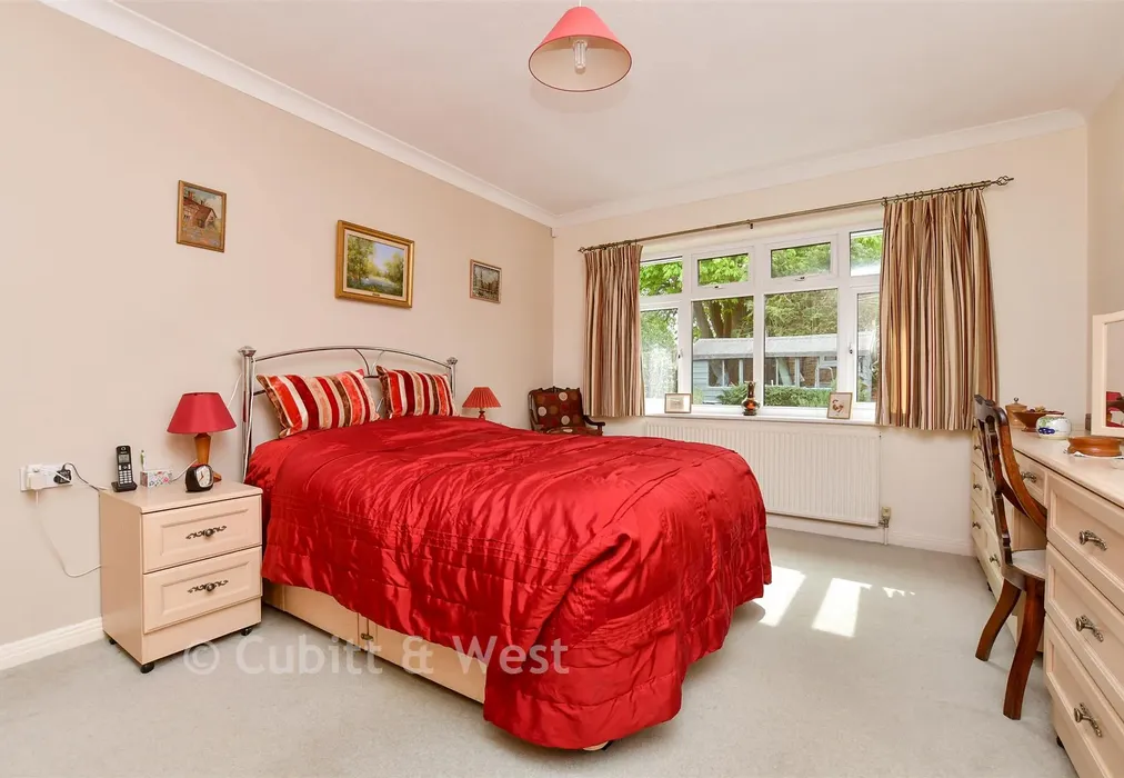 Bedroom 1 - Burford Lane, Epsom, Surrey - Wards of Kent