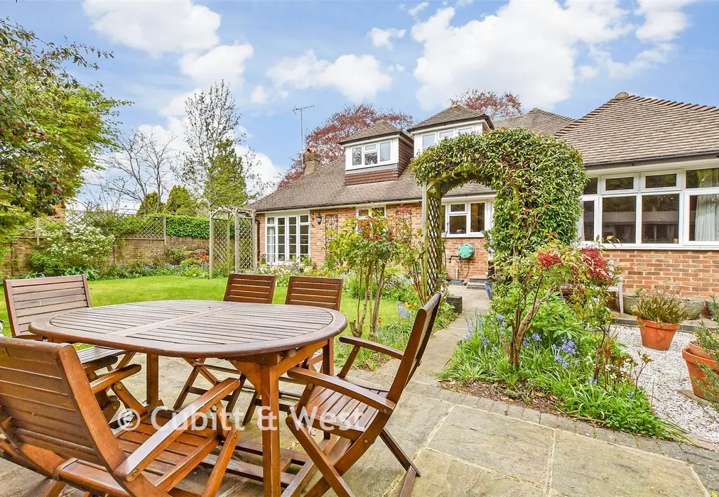 Rear Garden - Burford Lane, Epsom, Surrey - Wards of Kent
