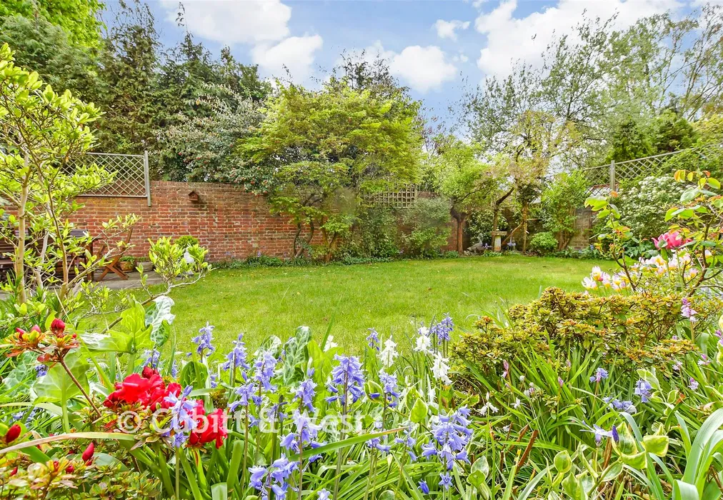 Rear Garden - Burford Lane, Epsom, Surrey - Wards of Kent