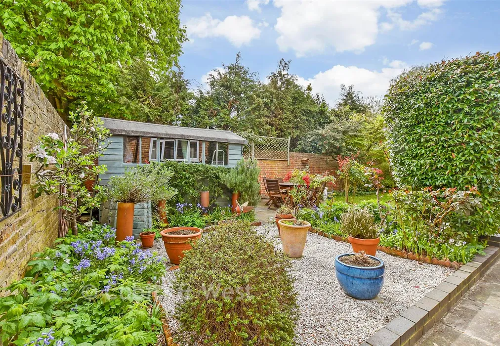 Rear Garden - Burford Lane, Epsom, Surrey - Wards of Kent