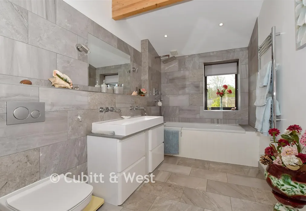 Bathroom - Five Oaks Road, Slinfold, Horsham, West Sussex - Wards of Kent