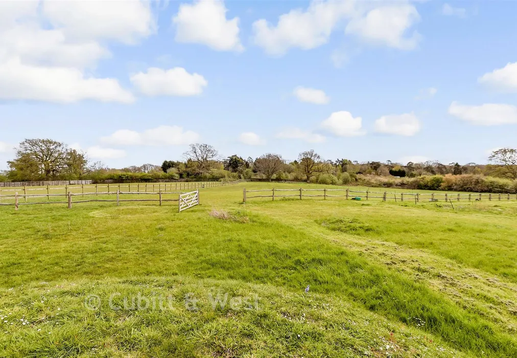 Rear Garden - Five Oaks Road, Slinfold, Horsham, West Sussex - Wards of Kent