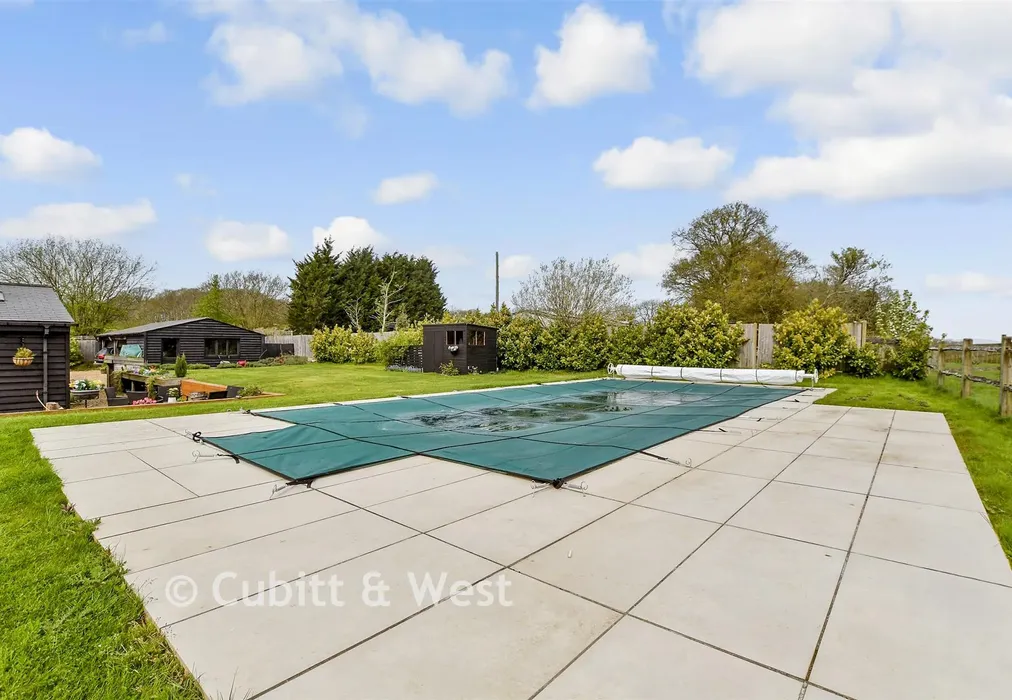 Rear Garden - Five Oaks Road, Slinfold, Horsham, West Sussex - Wards of Kent
