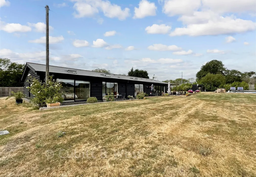 Rear Garden. - Five Oaks Road, Slinfold, Horsham, West Sussex - Wards of Kent