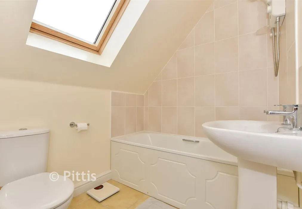 Bathroom - Preston Road, Bembridge, Isle of Wight - Wards of Kent