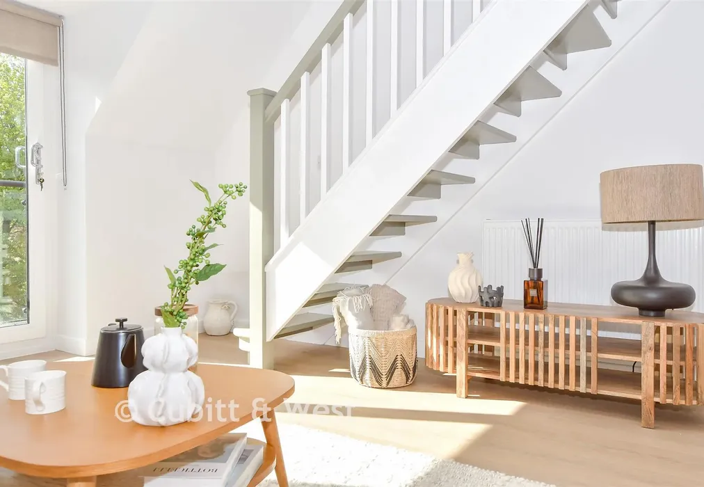Internal Lifestyle Photograph - Prospect House, Outwood Lane, Chipstead, Surrey - Wards of Kent