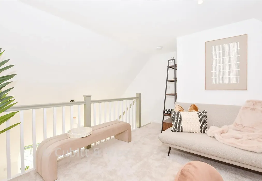 Mezzanine - Prospect House, Outwood Lane, Chipstead, Surrey - Wards of Kent