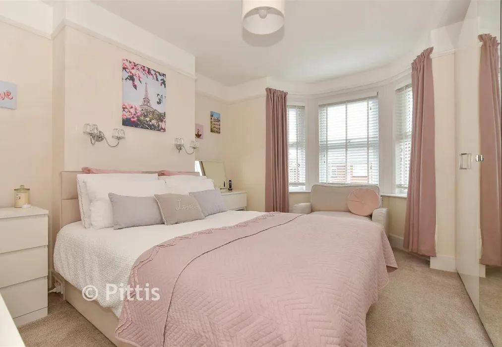 Bedroom 1 - Little Preston Road, Ryde, Isle of Wight - Wards of Kent