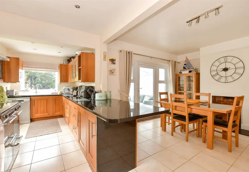 Kitchen - Little Preston Road, Ryde, Isle of Wight - Wards of Kent