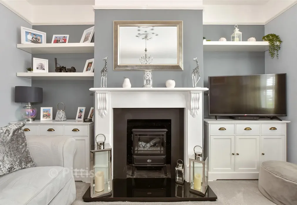 Internal Lifestyle Photograph - Little Preston Road, Ryde, Isle of Wight - Wards of Kent