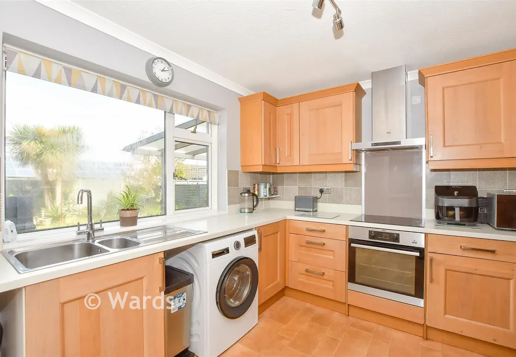 Kitchen - Park Way, Coxheath, Maidstone, Kent - Wards of Kent