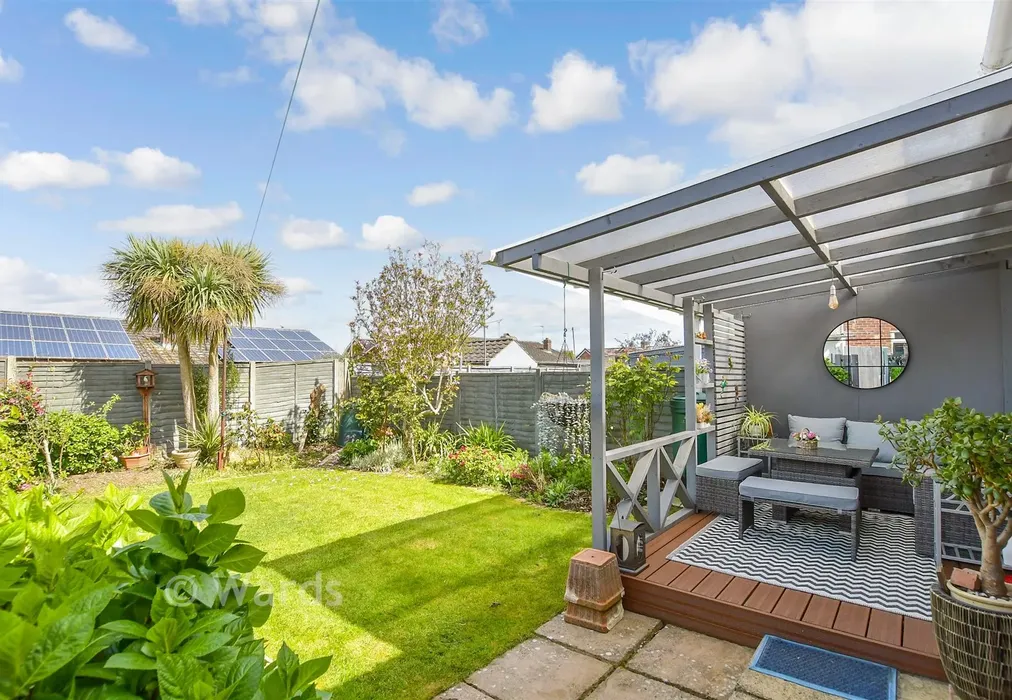 Rear Garden - Park Way, Coxheath, Maidstone, Kent - Wards of Kent
