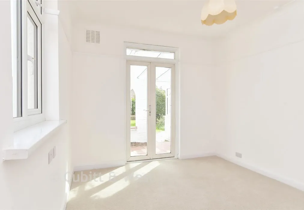 Bedroom 1 - Amberley Road, Rustington, West Sussex - Wards of Kent