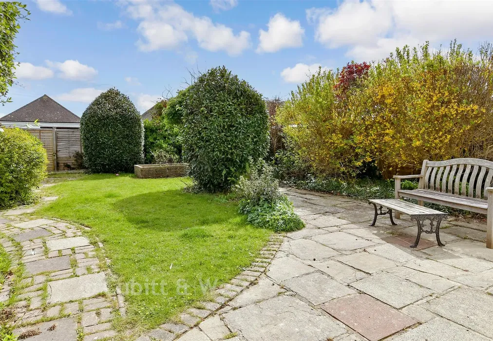 Rear Garden - Amberley Road, Rustington, West Sussex - Wards of Kent