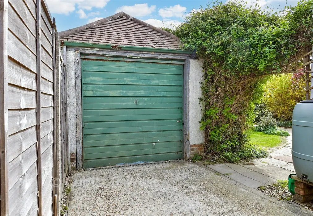 Garage - Amberley Road, Rustington, West Sussex - Wards of Kent
