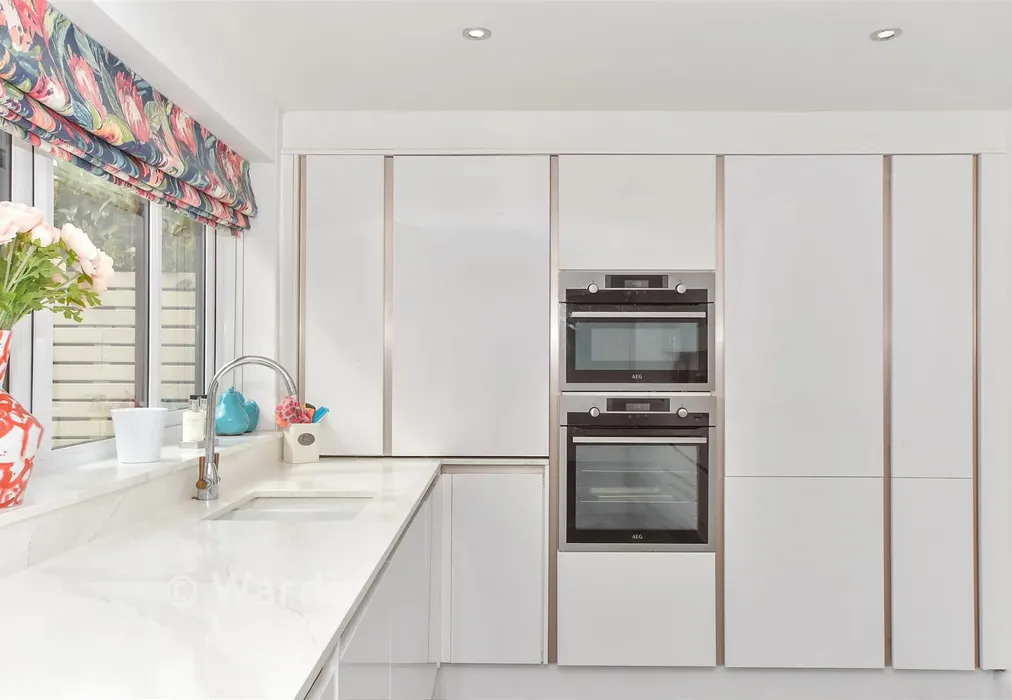 Internal Lifestyle Photograph - Hailstone Close, Tonbridge, Kent - Wards of Kent