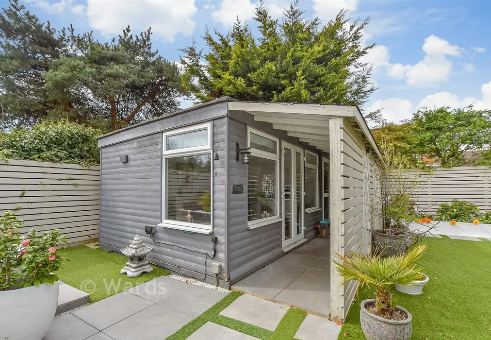 Workshop/Outbuildings - Hailstone Close, Tonbridge, Kent - Wards of Kent