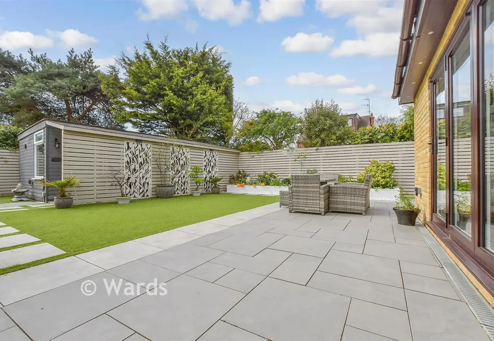 Patio / Decking - Hailstone Close, Tonbridge, Kent - Wards of Kent