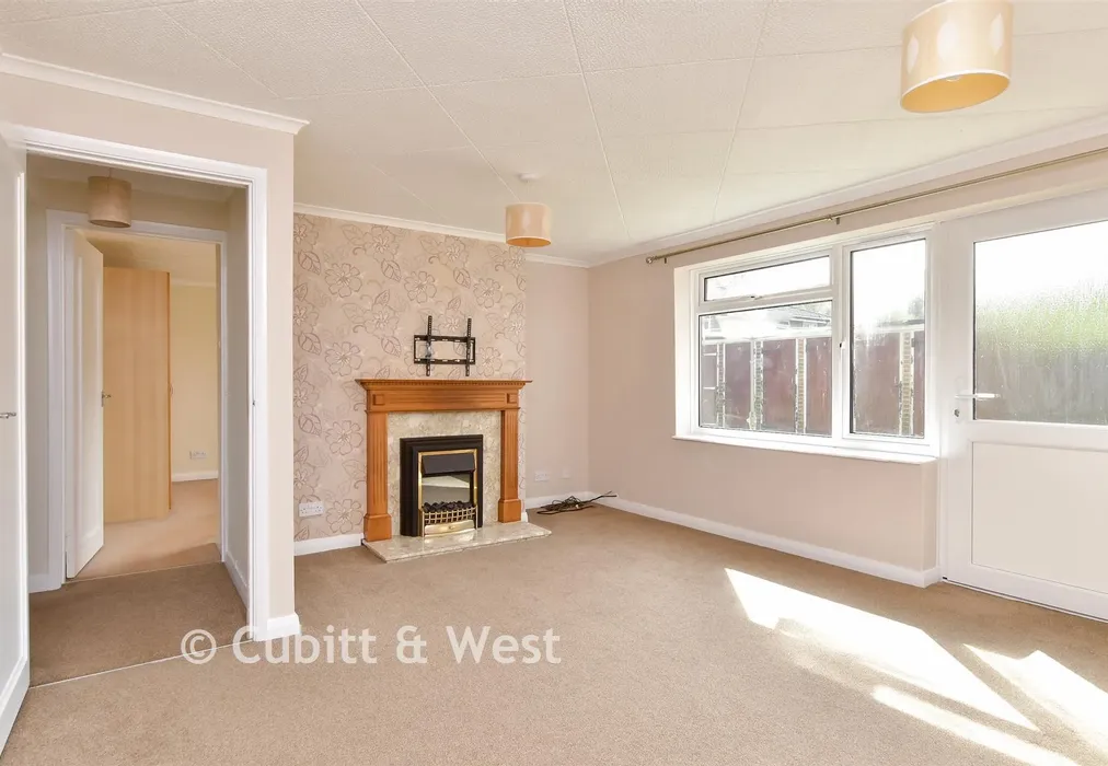 Lounge/ Diner - Herington Road, Arundel, West Sussex - Wards of Kent