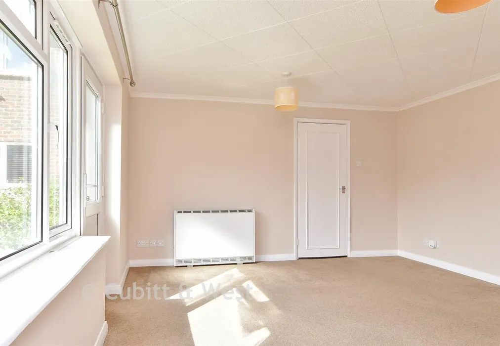 Lounge/ Diner - Herington Road, Arundel, West Sussex - Wards of Kent