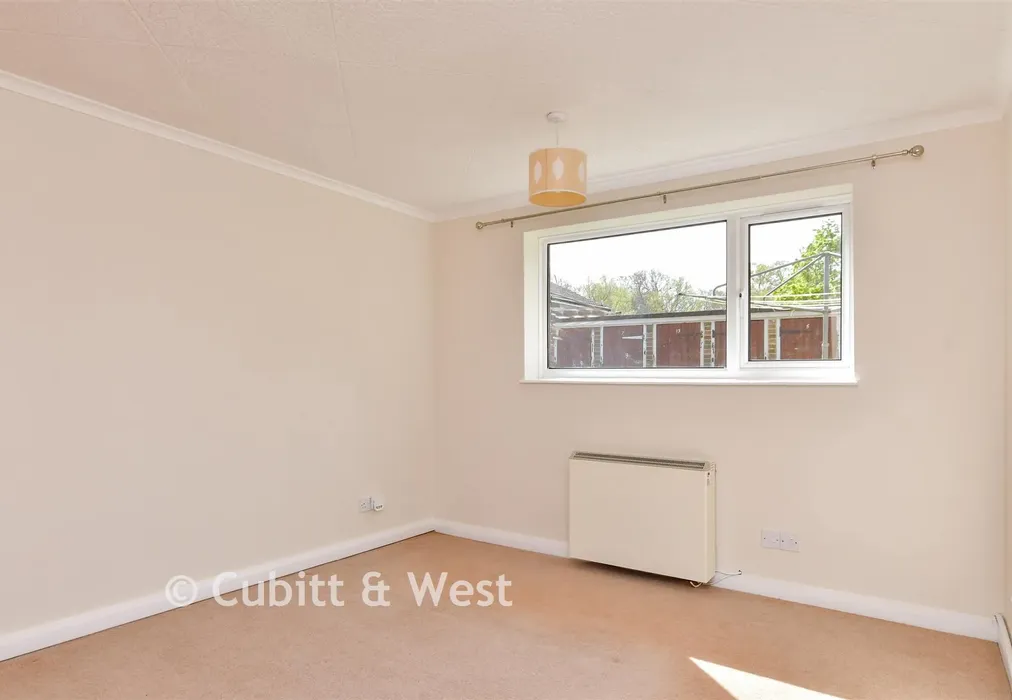 Bedroom 1 - Herington Road, Arundel, West Sussex - Wards of Kent